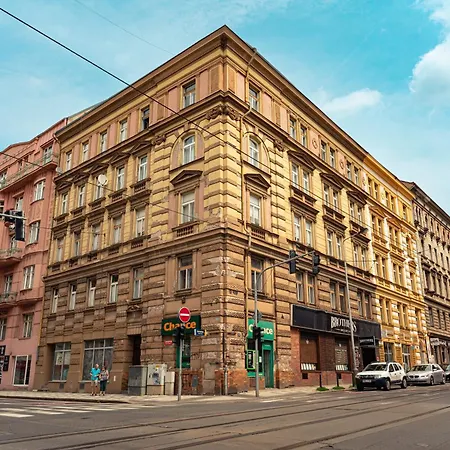 아파트 Bright Bohemian River