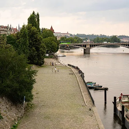 Bright Bohemian River 아파트 *