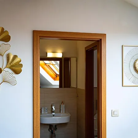 아파트 Bright Bohemian River