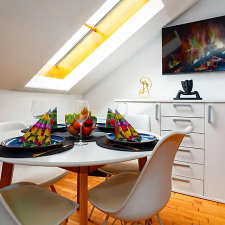 Bright Bohemian River 아파트 프라하